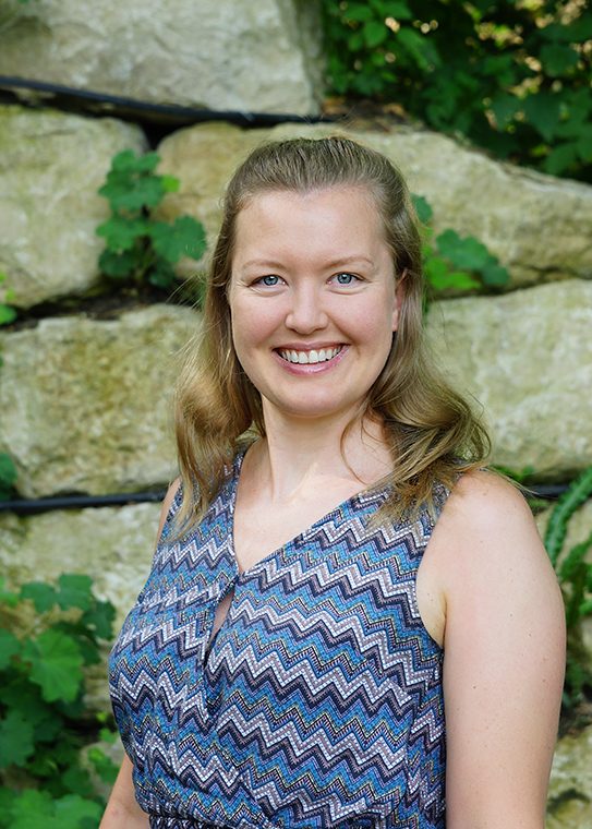 Ada-Bienkowska-Portrait1_hoch_klein